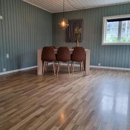 Stor Med 4 Senger Sentralt I