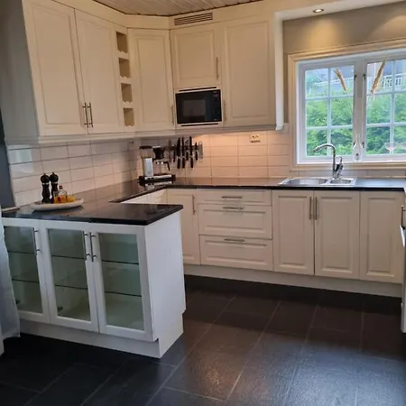 公寓 Stor Med 4 Senger Sentralt I *