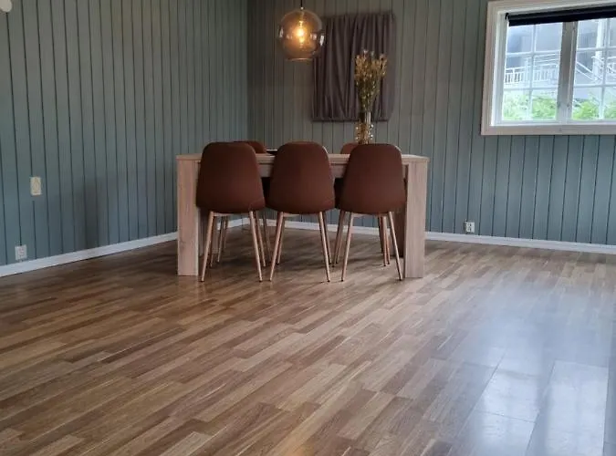 Stor Med 4 Senger Sentralt I
